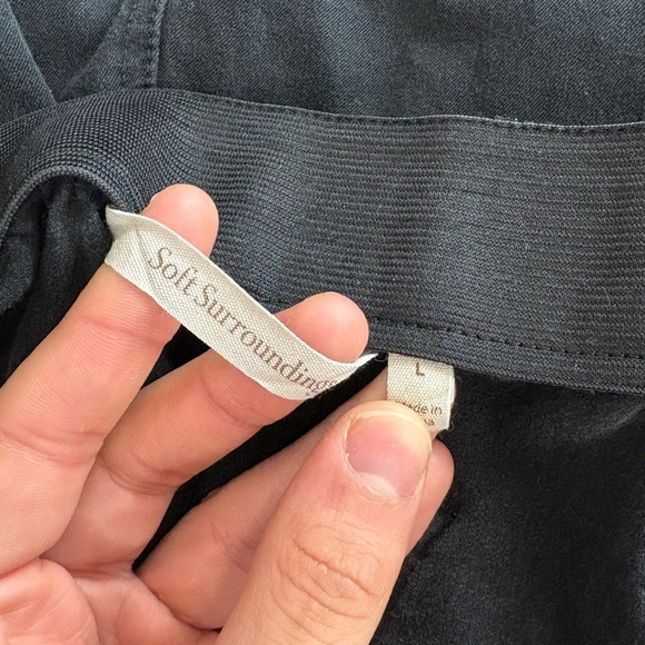 Soft Surroundings pull on Flat Front Elastic Waist black bootcut Pants sz large - Picture 2 of 11